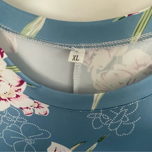 Light Blue Dress with Pink Floral Print, short sleeve, very comfortable, size XL - Picture 4 of 6